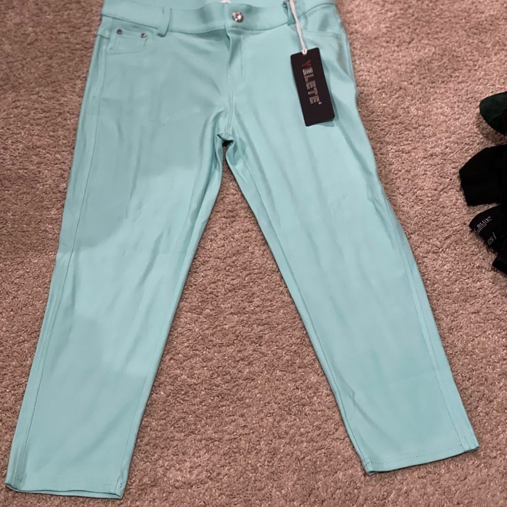 Capri pants